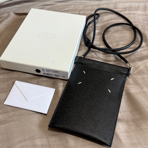 9.9新 / 東京購入🩵Maison Margiela 手機包 馬吉拉 斜背包 側背包 phone case