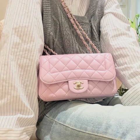 Chanel CF系列鏈條包 粉色金扣 羊皮 22*14*6 9新 配件:塵袋