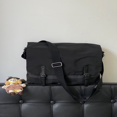 burberry博柏利郵差包 斜挎包翻蓋格紋黑色