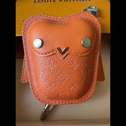 【全新】LV  貓頭鷹拉鍊掛飾  M03442