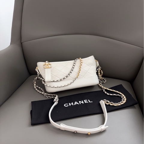 Chanel 香奈兒🖤 Gabrielle 白色流浪包💕 小號 98新 尺寸20.5*16*7.5