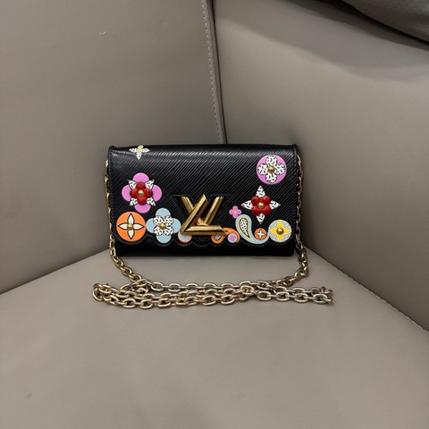 LOUIS VUITTON/路易威登 Twist Chain系列 花卉圖案 扭扭包 黑色金鍊