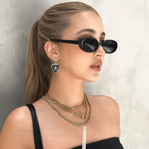 CHANEL 銀色愛心蕾絲光澤-墜飾耳環耳針♡ 全新New