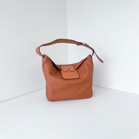 Hermès 愛馬仕🐎 稀有款virevolte 金棕色銀扣💗 單肩包 小號 99新💕 尺寸22*35*4