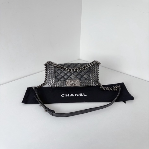 Chanel香奈兒🖤 限量款❗️Leboy小號 做舊漸變色鉚釘滾邊 💗98新💕 尺寸20*13