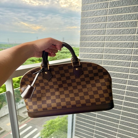 Louis Vuitton  Alma PM經典手提包