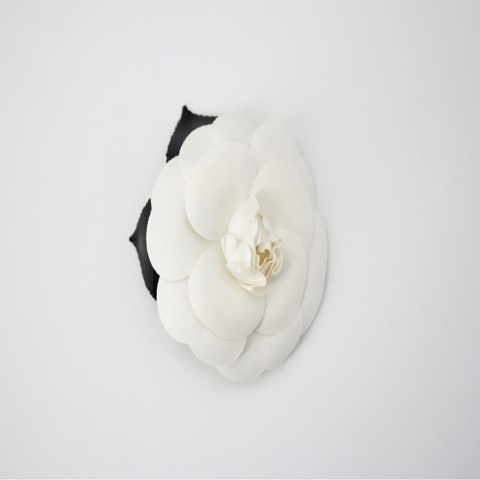 Chanel Vintage 81-85 絲絨黑色葉子白色山茶花胸針
