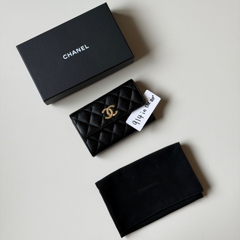 914intheair 『閒置近全新』Chanel 22B雙C大LOGO中夾