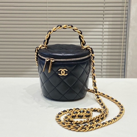 CHANEL香奈兒 皮穿鏈 菱格 羊皮 材質金色五金 發財桶水桶包手提包