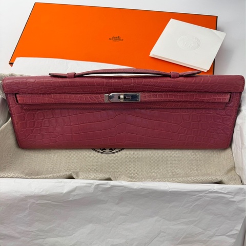 Hermès Kelly Cut  Bois de Rose Matte Niloticus Crocodile with PHW Square P Stamp