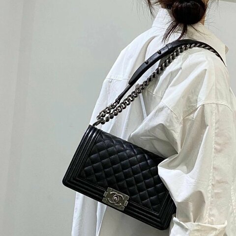 ✿ CHANEL  BOY 25cm ❙ 黑色復古銀釦菱格羊皮斜背包