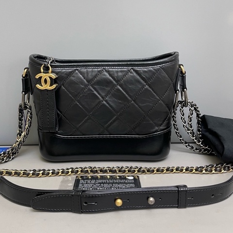 Chanel香奈兒 黑金全皮小菱格小號流浪包