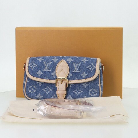 Louis Vuitton LOUIS VUITTON NANO DIANE 牛仔丹寧 品牌字母標識織物單肩斜挎手提包小號女款藍色
