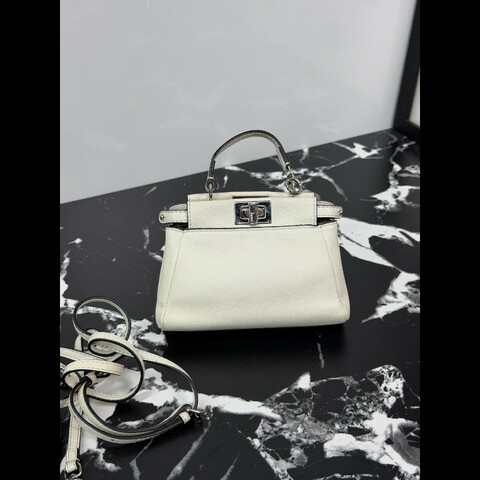Fendi 白色 mini peekaboo斜背包肩背包