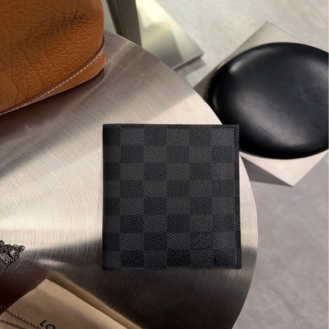 26082700358744