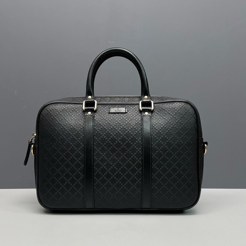 Gucci古馳 黑色菱格紋手提公文包 缺肩帶，尺寸34*23*6cm。