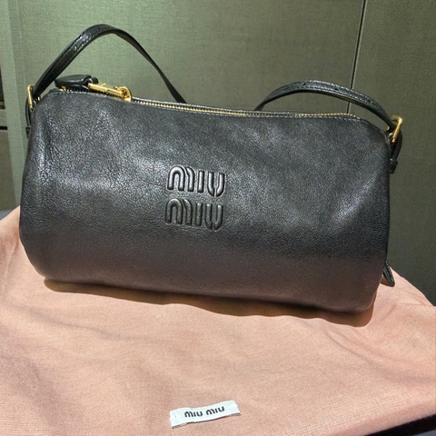 MiuMiu筆筒包  黑色