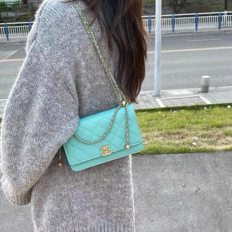 Chanel 24C 雙金珠woc  湖水馬卡龍藍雙金珠抽繩鏈條包 19*12.5*4cm 98新配件塵袋