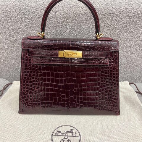 愛馬仕 Hermès Kelly 28 凱莉包 外縫 酒紅色 亮面倒V鱷魚皮 金扣 P刻