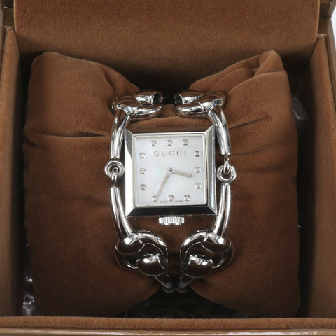 Gucci Signoria 鑽石貝殼腕錶，銀色，品牌，功能正常，女士款