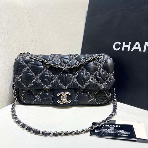 Chanel香奈兒 羽絨雲朵CF鏈條包  黑色針織菱格紋 銀扣