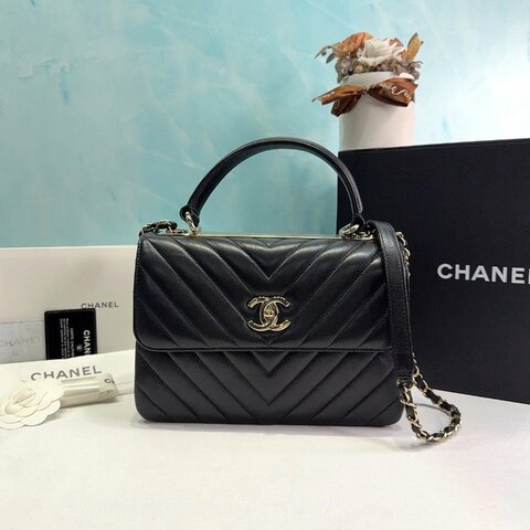 CHANEL Trendy CC V紋黑金口蓋包