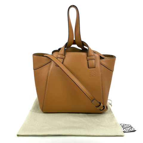 △ LOEWE 羅意威 Brown Calfskin Hammock Nugget 2 way bag 啡色小牛皮兩用袋-267017314
