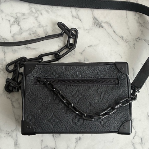 LV M55702黑皮革壓紋Mini Soft Trunk 😎