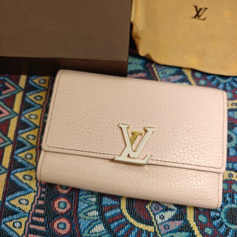 💝甜甜價❤️Louis Vuitton LV 粉紅 牛皮 中夾 琺瑯扣 大logo 粉紅色 錢包 皮夾 銀包