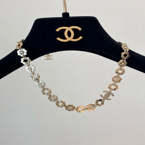 Chanel 25C镂空花朵山茶花项链~~
