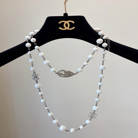 Chanel 09C白色珐琅爱心钻扣长项链可叠带~~