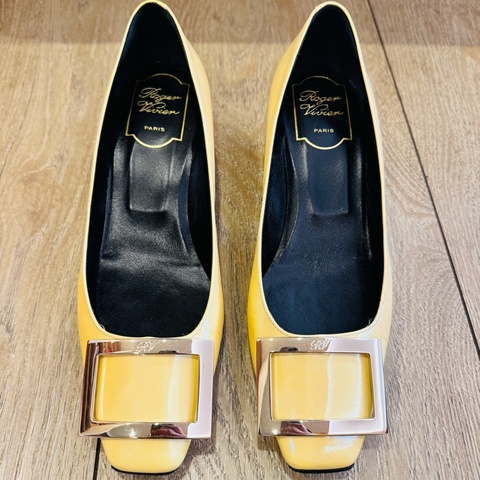 Roger Vivier 經典方扣漆皮方頭粗跟鞋（淡黃色 / 奶油黃） 8-9成新