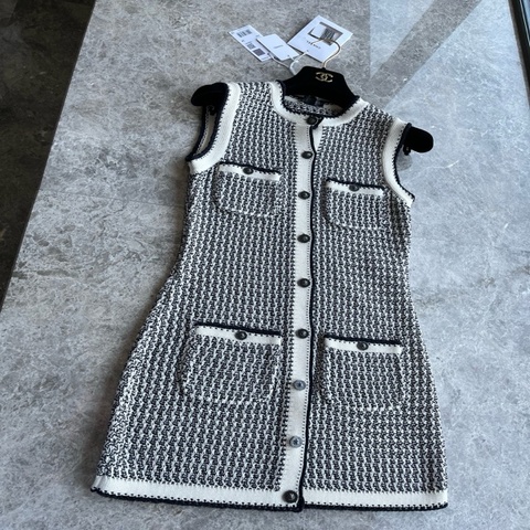 Chanel22p黑白无袖针织连衣裙开衫fr34~~