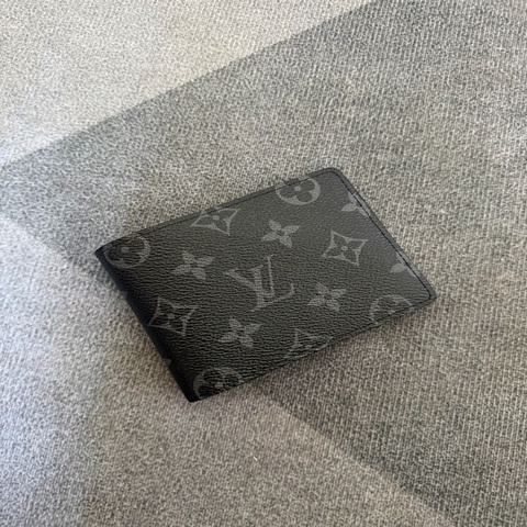 Lv經典黑花對開短夾（芯片款）