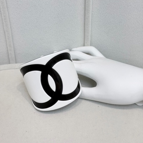 CHANEL 黑白色CC LOGO 樹脂手環 XC868