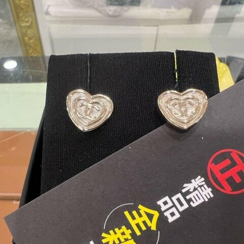 東區正精品㊣CHANEL 全新香奈兒金色愛心水鑽雙C針式耳環 RZ6599