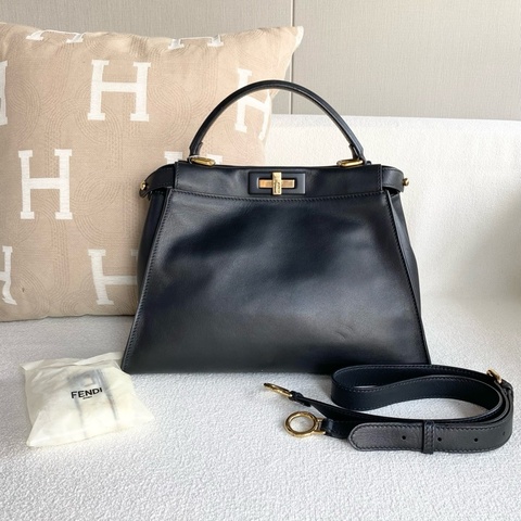 Fendi 芬迪 Peekaboo 手提斜挎包 黑色金扣