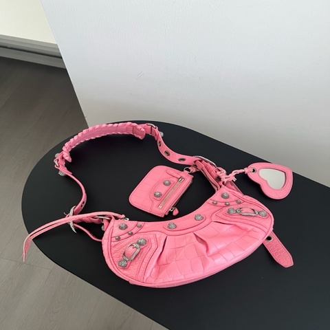 balenciaga巴黎世家半月機車包，粉色鑽扣