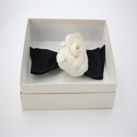 Chanel Vintage 81-85 緞面絲綢黑色山茶花蝴蝶結髮夾