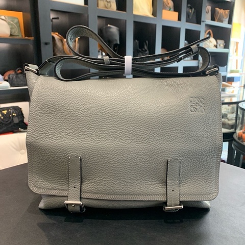 羅意威/Loewe 灰色牛皮銀扣郵差包