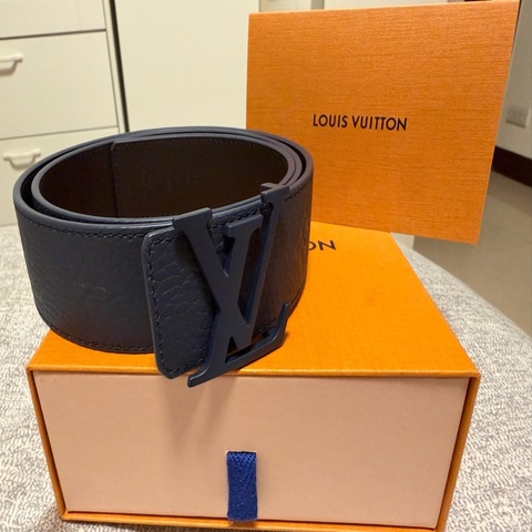 LV Taurillon 40毫米雙面皮帶