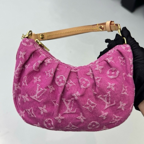LV 路易威登Louis Vuitton Pochette Valley粉色丹寧豌豆包單肩包腋下包 芯片款