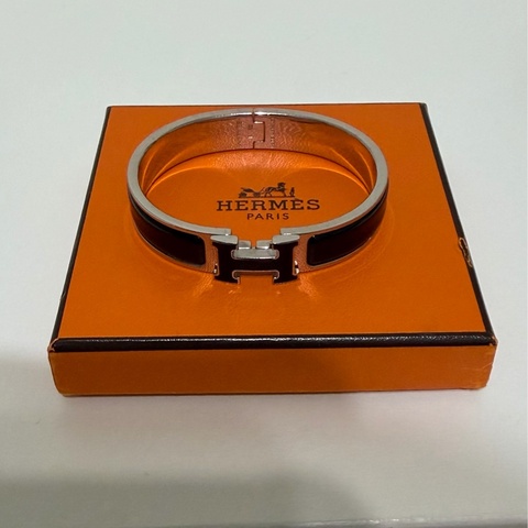 Hermès 愛馬仕經典的黑色琺瑯銀扣 Clic H 手環 P碼