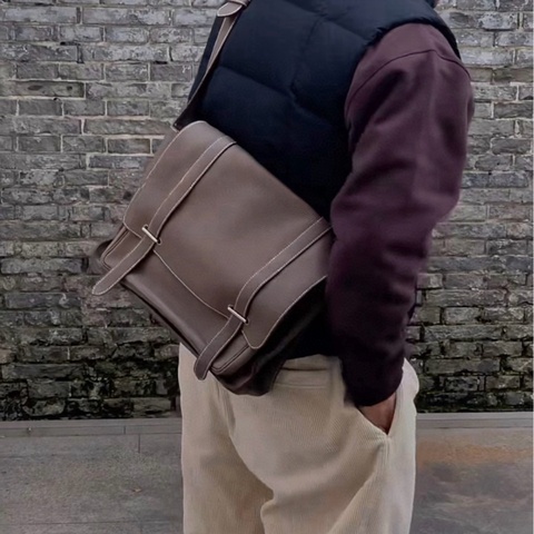 🐎Hermes愛馬仕｜Steve 大象灰 男士翻蓋郵差包｜98新