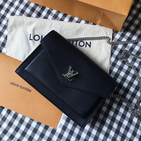 👜LV路易威登｜全皮黑銀woc lockme鏈條肩帶 單肩斜挎包腋下包 ｜99新
