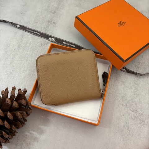 Hermes Silk‘In Compact絲巾短夾 餅乾色