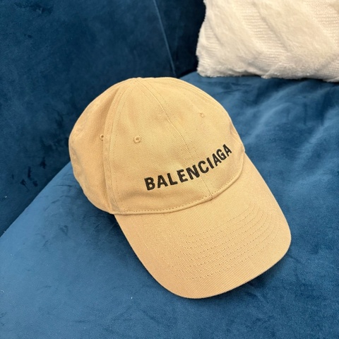 Balenciaga 奶茶色卡其色棒球帽 L碼