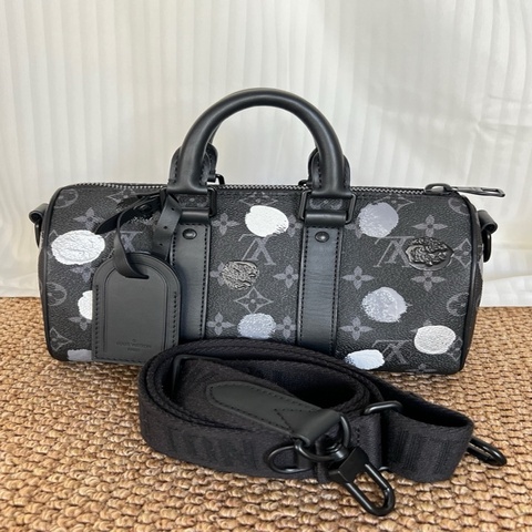 LV路易威登 x 草間彌生聯名款Keepall 25斜挎包