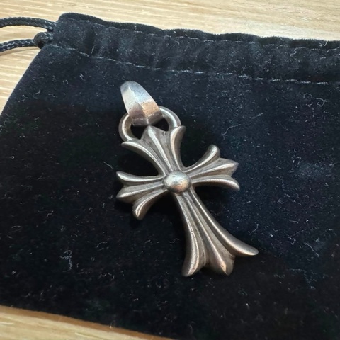 Chrome hearts 克羅心水滴十字架
