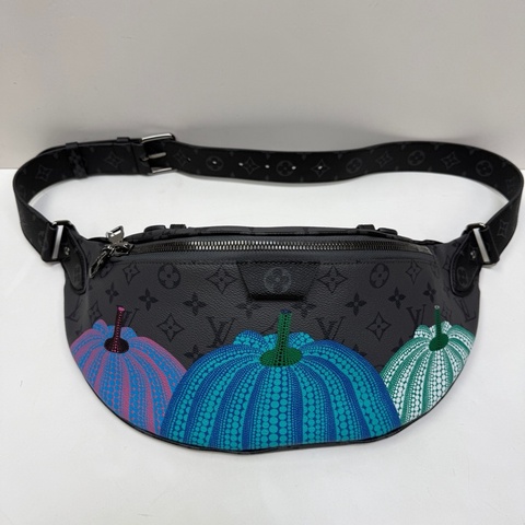 路易威登 Louis Vuitton  草間彌生 胸包